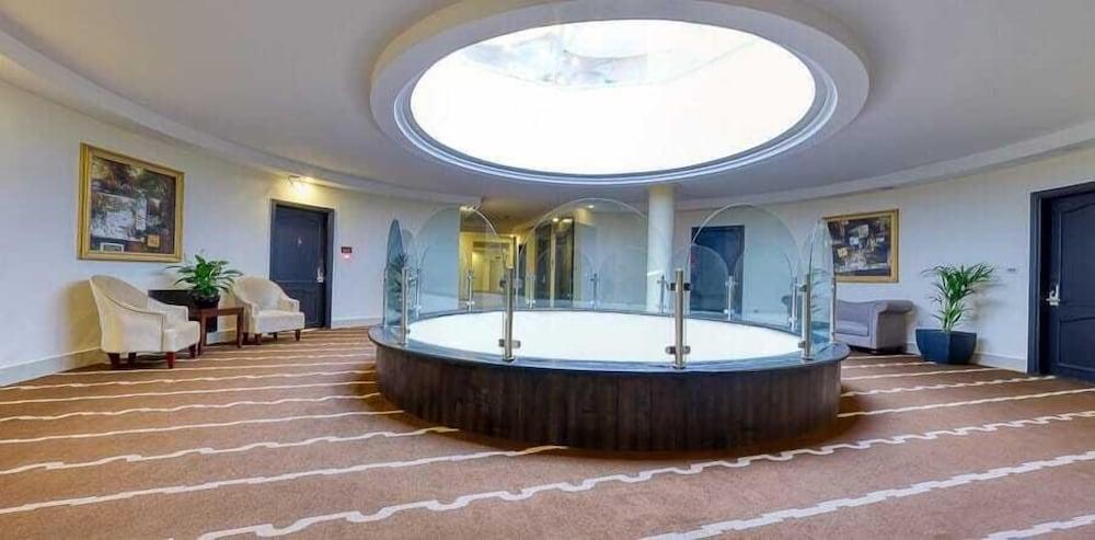 Carnival Hotel Амман Экстерьер фото